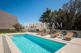 LUKSUZNA VILA S BAZENOM, 50 M OD MORA, PETRČANE - ZADAR, Zadar - Okolica, Maison