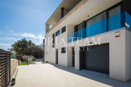 LUKSUZNA VILA S BAZENOM, 50 M OD MORA, PETRČANE - ZADAR, Zadar - Okolica, Maison