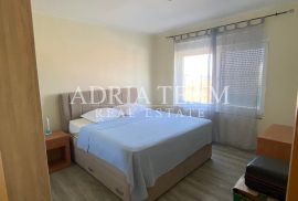 VILA S BAZENOM, 200 M OD MORA! PRIVLAKA - ZADAR, Privlaka, Haus