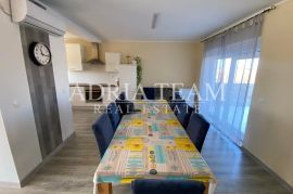 VILA S BAZENOM, 200 M OD MORA! PRIVLAKA - ZADAR, Privlaka, Haus