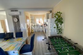 VILA S BAZENOM, 200 M OD MORA! PRIVLAKA - ZADAR, Privlaka, Haus