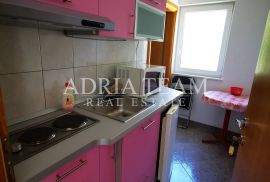 KUĆA SA 7 APARTMANA S POGLEDOM NA MORE - LOKVA ROGOZNICA, OMIŠ, Omiš, Σπίτι