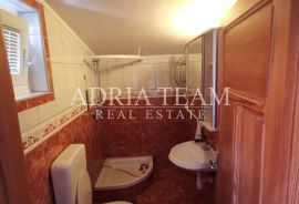 APARTMANSKA KUĆA S 3 APARTMANA - VIR, Vir, Haus