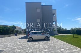 APARTMANI U NOVOGRADNJI S POGLEDOM NA MORE, MIRNA I TIHA POZICIJA!! PAG, Pag, Wohnung