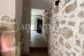 KAMENA KUĆA + STUDIO APARTMAN - PRIVLAKA, Privlaka, House