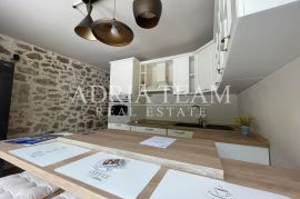 KAMENA KUĆA + STUDIO APARTMAN - PRIVLAKA, Privlaka, House