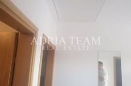 APARTMANSKA KUĆA S PROSTRANIM VRTOM - JAKIŠNICA, STANIŠĆE, PAG, Pag, Maison