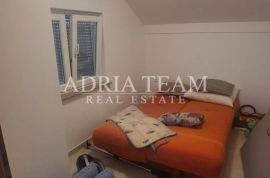 APARTMANSKA KUĆA S PROSTRANIM VRTOM - JAKIŠNICA, STANIŠĆE, PAG, Pag, Maison