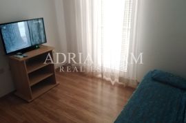 APARTMANSKA KUĆA S POGLEDOM NA MORE - NOVALJA, Novalja, Ev