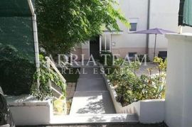 KUĆA S 10 APARTMANA, POGLED NA MORE - PETRČANE, Zadar - Okolica, Maison