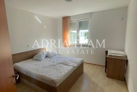 KUĆA S 10 APARTMANA, POGLED NA MORE - PETRČANE, Zadar - Okolica, Maison