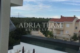 KUĆA S 10 APARTMANA, POGLED NA MORE - PETRČANE, Zadar - Okolica, Maison