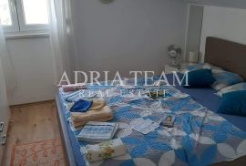 TROETAŽNI APARTMAN U STAMBENOJ ZGRADI - VRSI, Nin, Stan