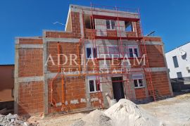 APARTMANI U NOVOGRADNJI, 400 m OD MORA - VIR, Vir, Apartamento