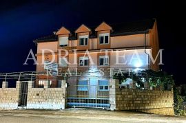 HOTEL S POGLEDOM NA MORE - GRADAC, MAKARSKA RIVIJERA, Gradac, Propriedade comercial