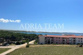 DVOETAŽNI APARTMAN S POGLEDOM NA MORE, 200 M OD PLAŽE, PAG - POVLJANA, Povljana, Daire