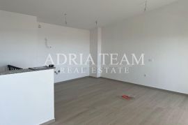 DVOETAŽNI APARTMAN S POGLEDOM NA MORE, 200 M OD PLAŽE, PAG - POVLJANA, Povljana, Daire