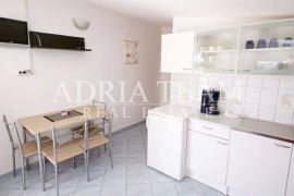 APARTMANSKA KUĆA S 5 APARTMANA, 170 M OD MORA, VIR - ZADAR, Vir, Ev