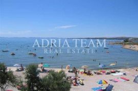 APARTMANSKA KUĆA S 5 APARTMANA, 170 M OD MORA, VIR - ZADAR, Vir, Ev