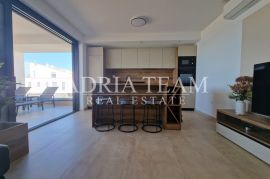 PRILIKA!!! APARTMAN NA 2. KATU STAMBENE ZGRADE, POGLED NA MORE - DIKLO, ZADAR, Zadar, Apartamento