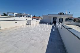 PRILIKA!!! APARTMAN NA 2. KATU STAMBENE ZGRADE, POGLED NA MORE - DIKLO, ZADAR, Zadar, Apartamento