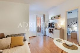 APARTMANSKA KUĆA S GARAŽOM I UREĐENIM DVORIŠTEM, DRUGI RED OD MORA, VIR - ZADAR, Vir, House