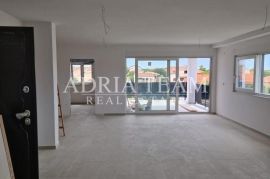 APARTMANI U BLIZINI PLAŽE, ZGRADA 2. NOVOGRADNJA, 150 m OD MORA - PRIVLAKA, Privlaka, Daire