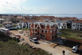 APARTMANI U BLIZINI PLAŽE, ZGRADA 2. NOVOGRADNJA, 150 m OD MORA - PRIVLAKA, Privlaka, Daire