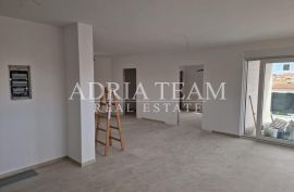 APARTMANI U BLIZINI PLAŽE, ZGRADA 2. NOVOGRADNJA, 150 m OD MORA - PRIVLAKA, Privlaka, Daire