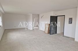 APARTMANI U BLIZINI PLAŽE, ZGRADA 2. NOVOGRADNJA, 150 m OD MORA - PRIVLAKA, Privlaka, Daire