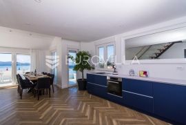 Trogir, Čiovo, moderan penthouse s panoramskim pogledom na more, Trogir, شقة