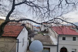 Novi Vinodolski-kuća sa 3 stambene jednice u centru grada, Novi Vinodolski, Casa