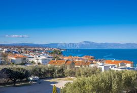 OTOK KRK, MALINSKA - Penthouse s pogledom u blizini mora, Malinska-Dubašnica, Appartamento