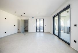 OTOK KRK, MALINSKA - Penthouse s pogledom u blizini mora, Malinska-Dubašnica, Appartamento