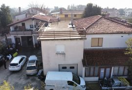 Kuća sa prostranom okućnicom 250 m od mora, Umag,okolica, Istra, Umag, Casa