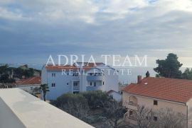 APARTMAN S OTVORENIM POGLEDOM NA MORE, 80 M OD MORA, VIR - JUŽNA STRANA, Vir, Apartamento