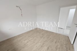 APARTMAN S OTVORENIM POGLEDOM NA MORE, 80 M OD MORA, VIR - JUŽNA STRANA, Vir, Apartamento