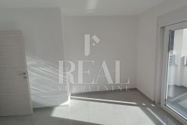 Novogradnja u Kostelju 3S+DB 82 M2 + 68 M2 terase. Bez poreza!, Vinodolska Općina, Appartement