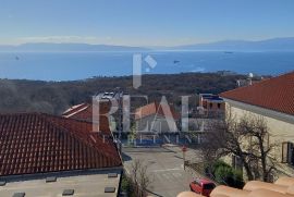 Prodaja kuće  s 5 stambenih jedinica  u Kostreni S+1+VP  210 m2, Kostrena, Σπίτι