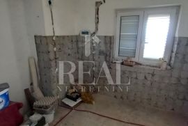 Prodaja kuće  s 5 stambenih jedinica  u Kostreni S+1+VP  210 m2, Kostrena, Σπίτι