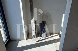 Prodaja kuće  s 5 stambenih jedinica  u Kostreni S+1+VP  210 m2, Kostrena, Σπίτι