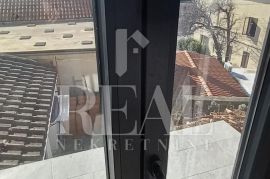 Prodaja kuće  s 5 stambenih jedinica  u Kostreni S+1+VP  210 m2, Kostrena, Σπίτι