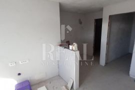 Prodaja kuće  s 5 stambenih jedinica  u Kostreni S+1+VP  210 m2, Kostrena, Σπίτι