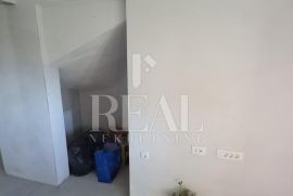 Prodaja kuće  s 5 stambenih jedinica  u Kostreni S+1+VP  210 m2, Kostrena, Famiglia