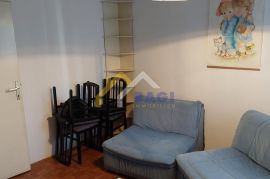 STAN U NAJBOLJOJ ČETVRTI PULE-80m2, Pula, Flat