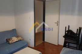 STAN U NAJBOLJOJ ČETVRTI PULE-80m2, Pula, Flat