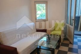 NOVI VINODOLSKI - kuća u mirnom predjelu s 5 apartmana, Novi Vinodolski, Casa