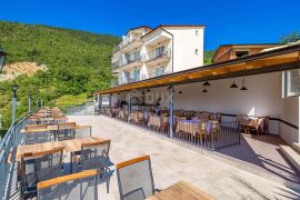 OPATIJA, LOVRANSKA DRAGA - apartmanska villa 600m2 i restaurant s panoramskim pogledom u oazi mira + okoliš 1300m2, Lovran, House