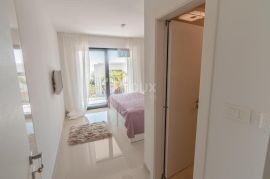 OPATiJA, POBRI- villa 500m2 s panoramskim pogledom na more i bazenom na krovu + okoliš 800m2, Opatija - Okolica, Дом