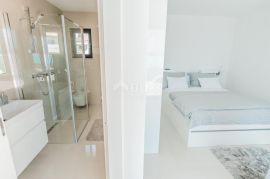 OPATiJA, POBRI- villa 500m2 s panoramskim pogledom na more i bazenom na krovu + okoliš 800m2, Opatija - Okolica, Дом